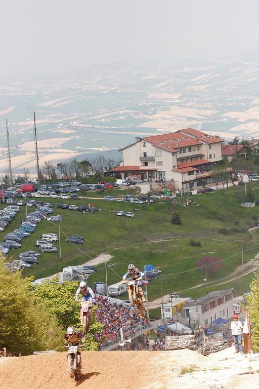 Hotel Tetto Delle Marche - Ristorante Dei Conti Cingoli Exteriér fotografie